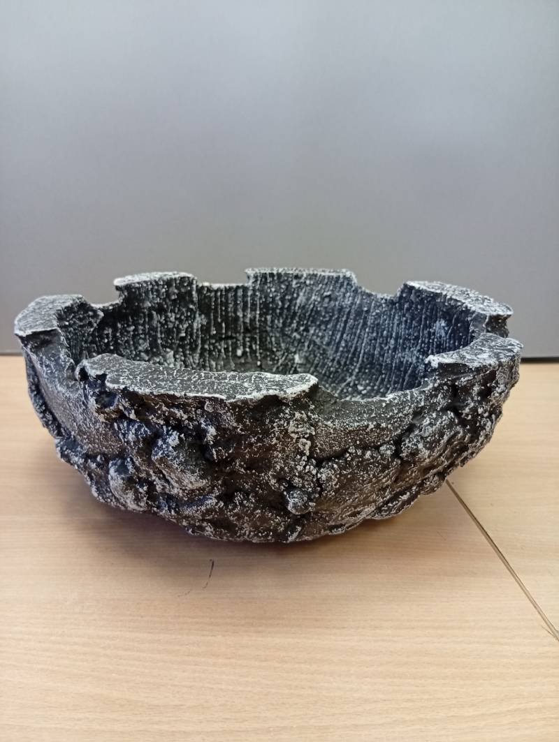 Puķu pods Dārza Saulīte visas sezonas garumā